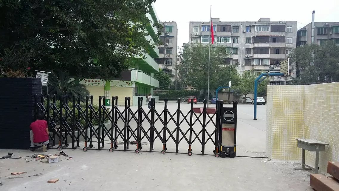 孝感孝南区孝感孝南区深圳市伸缩门